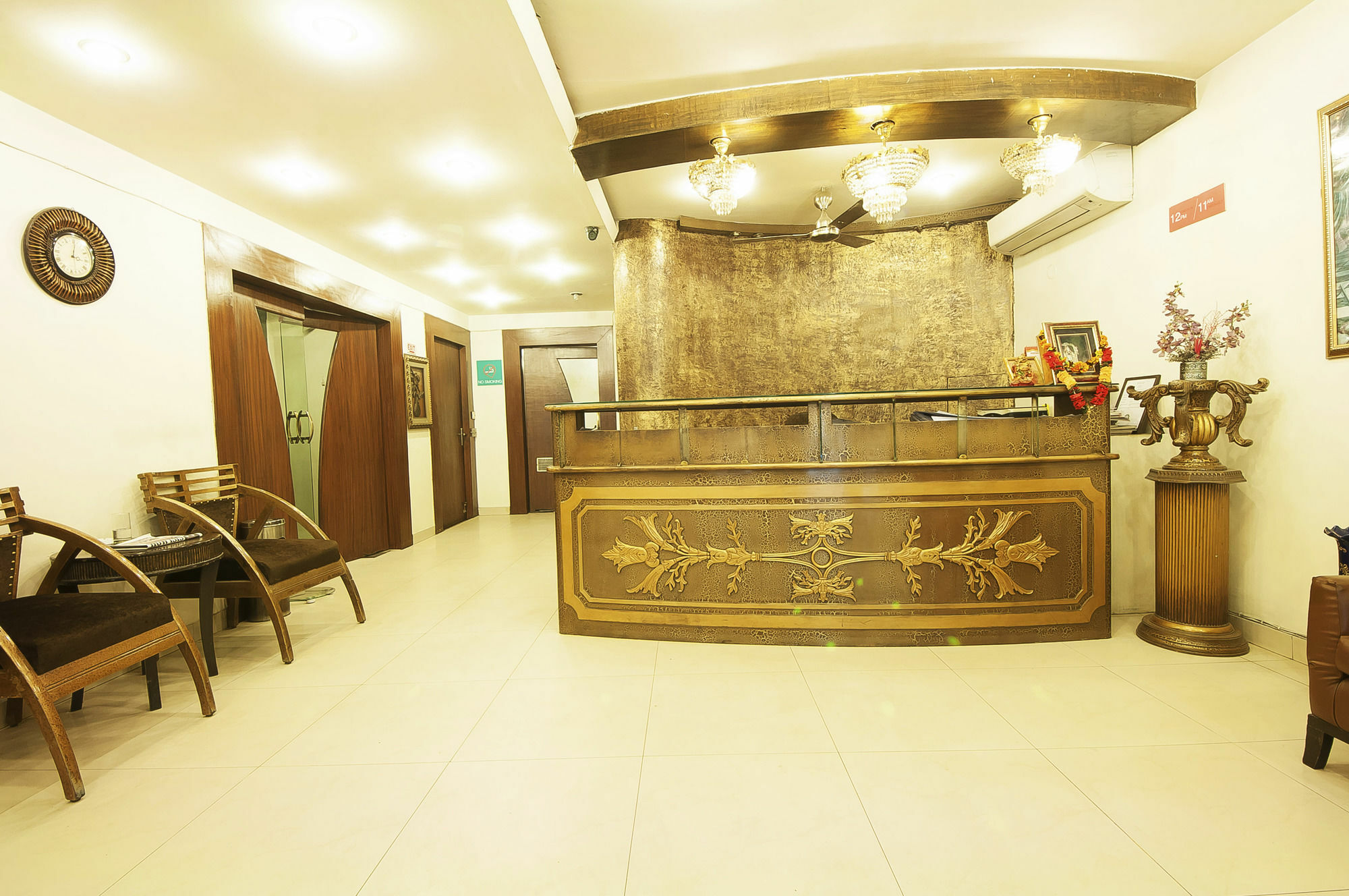 Golden Leaf Hotel Нью-Дели Экстерьер фото