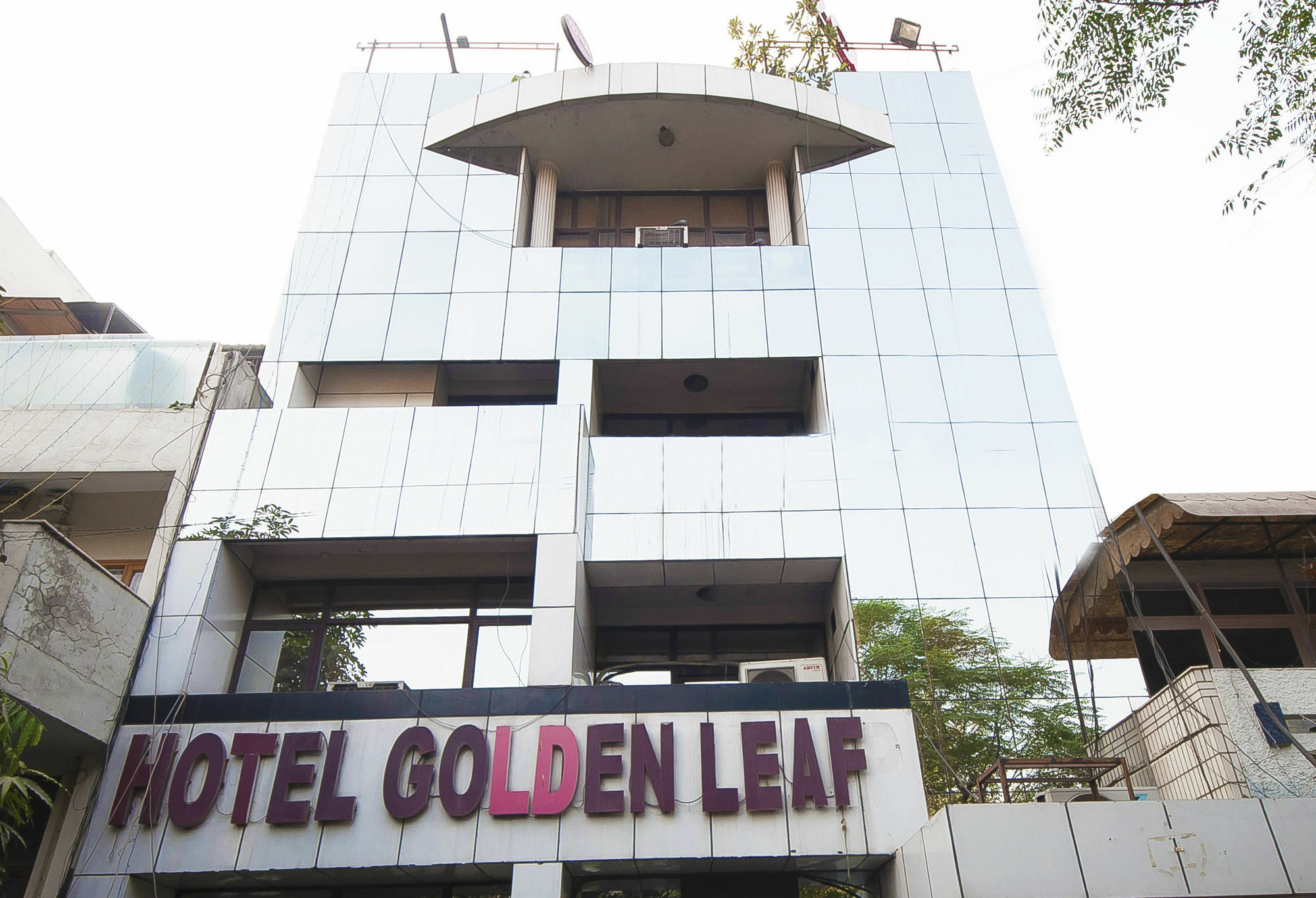 Golden Leaf Hotel Нью-Дели Экстерьер фото
